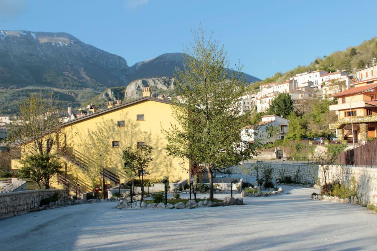 4Flats In Orto Di Venanzio Daire Barrea Dış mekan fotoğraf